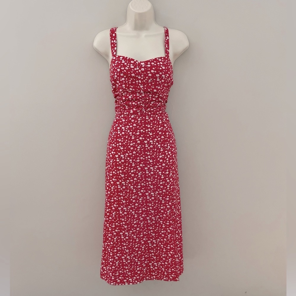Red floral sundress. Sweetheart neckline. Size large.